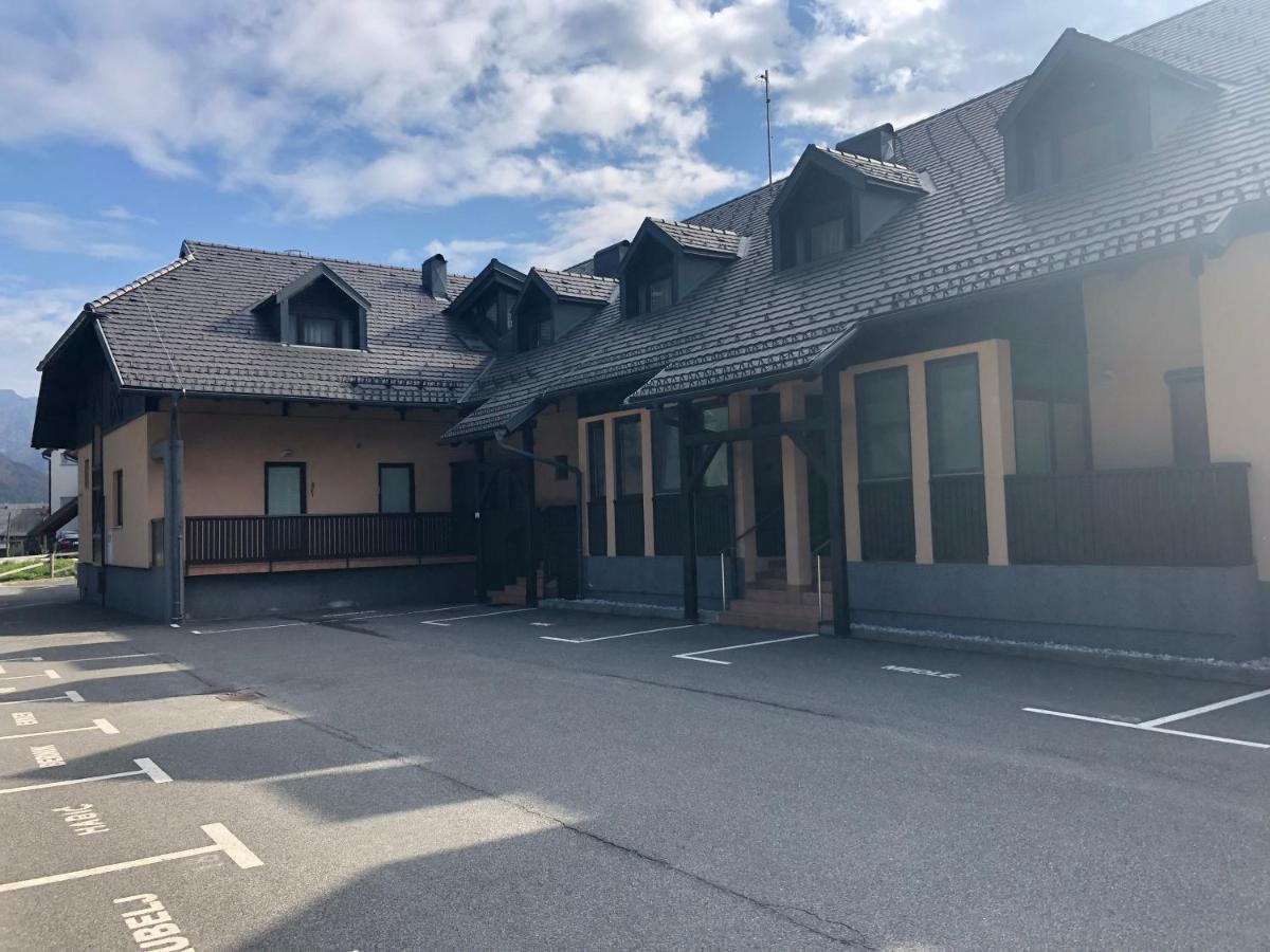 Sport & Sunny Cosy Alpine Retreat Apartment Кранска гора Екстериор снимка