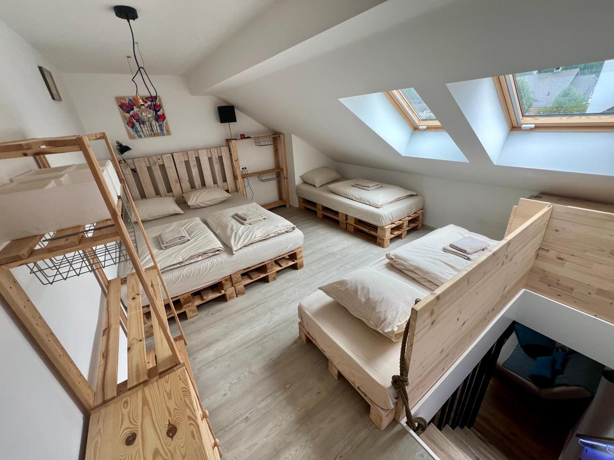 Sport & Sunny Cosy Alpine Retreat Apartment Кранска гора Екстериор снимка